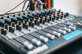 12 Kanal Mixer für Aufnahmen im Gitarrenunterricht